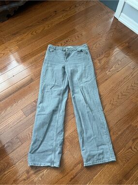 Straight Leg Jeans - Light Gray